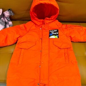 Like new condition 100% Down parka for 6-8 years old unisex